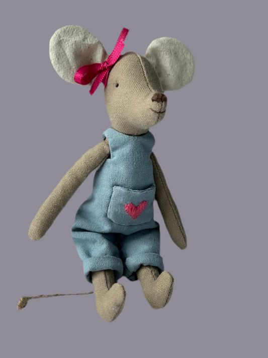 Ratoncita Nina con jumpsuit y lacito