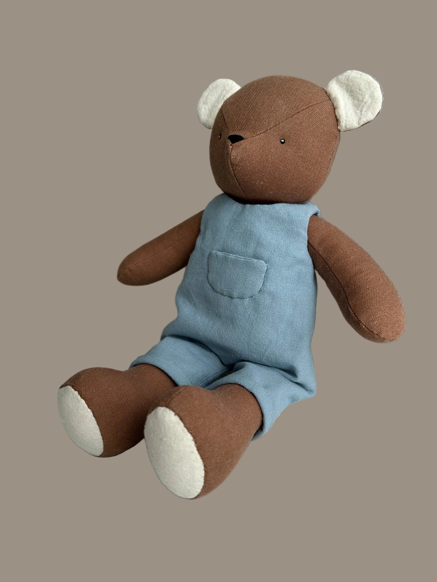 Osito Bruno con jumpsuit