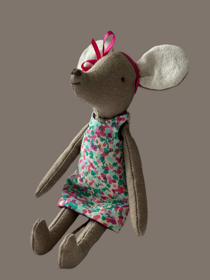 Ratoncita Nina con vestido y lacito