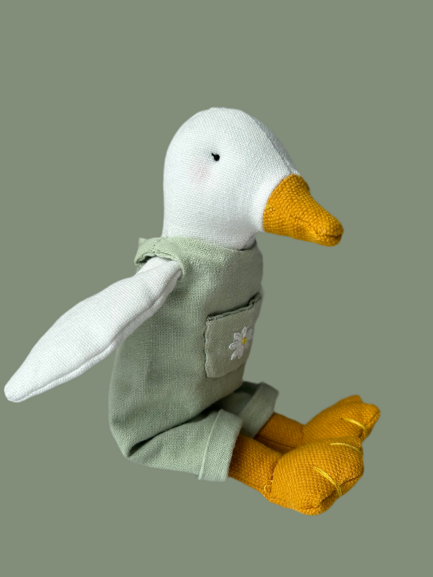 Patita Menta con jumpsuit y gorrito de sol reversible