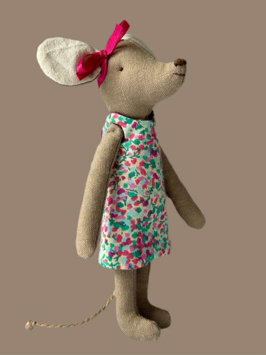 Ratoncita Nina con vestido y lacito