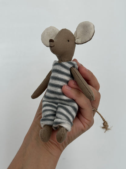Ratoncito Otto con Jumpsuit
